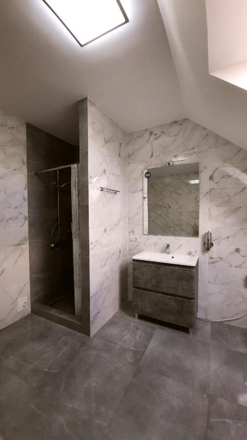 Uzhorod 3 Room Lovely House Bagian luar foto